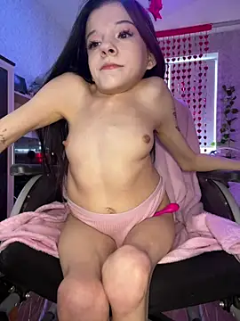 Snapshot of MiniSophiaa chatting on 03-20-25, 11:38 MiniSophiaa online show from 03-20-25, 11:38