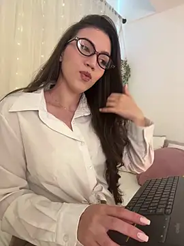 Amelia Rouse online show from 06-20-26, 05:05