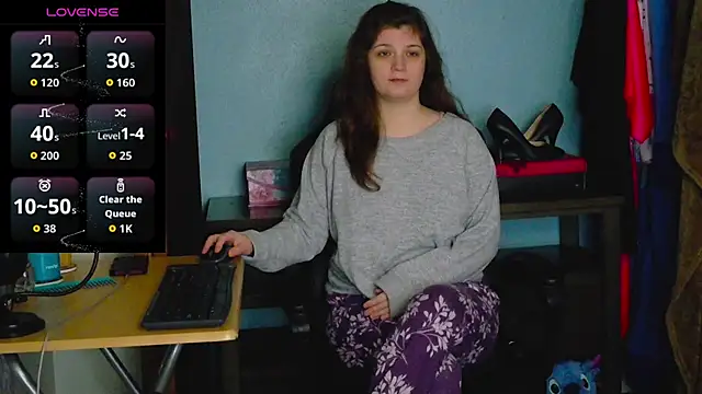 TreeJeanne online show from 11-18-25, 02:28