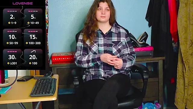 Snapshot of TreeJeanne chatting on 12-13-25, 07:53 TreeJeanne online show from 12-13-25, 07:53