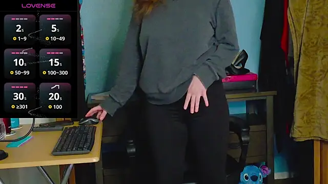 Snapshot of TreeJeanne chatting on 12-19-25, 03:41 TreeJeanne online show from 12-19-25, 03:41