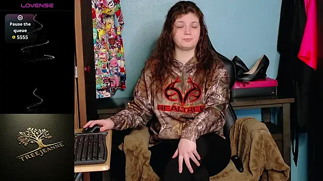 Snapshot of TreeJeanne chatting on 01-18-26, 05:17 TreeJeanne online show from 01-18-26, 05:17