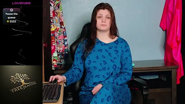 Snapshot of TreeJeanne chatting on 03-02-26, 12:13 TreeJeanne online show from 03-02-26, 12:13