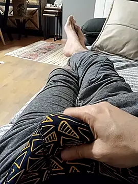 Snapshot of xozox chatting on 02-14-26, 11:34 xozox online show from 02-14-26, 11:34