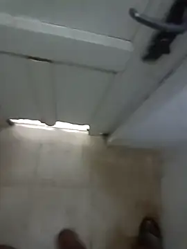 Snapshot of Hot_Boy_2004 chatting on 10-04-25, 11:58 Hot Boy 2004 online show from 10-04-25, 11:58