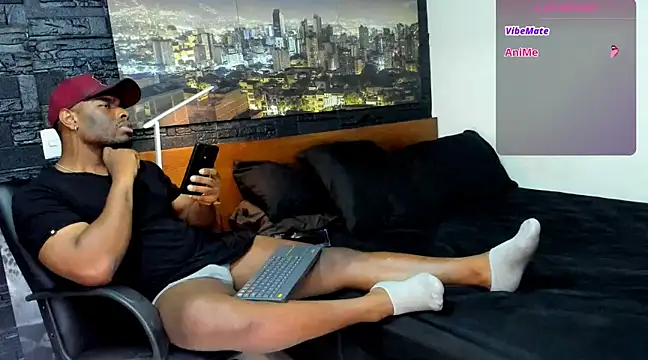 Snapshot of thomas_santtos1 chatting on 01-25-25, 10:28 thomas santtos1 online show from 01-25-25, 10:28