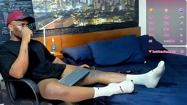 Snapshot of thomas_santtos1 chatting on 02-10-25, 01:03 thomas santtos1 online show from 02-10-25, 01:03