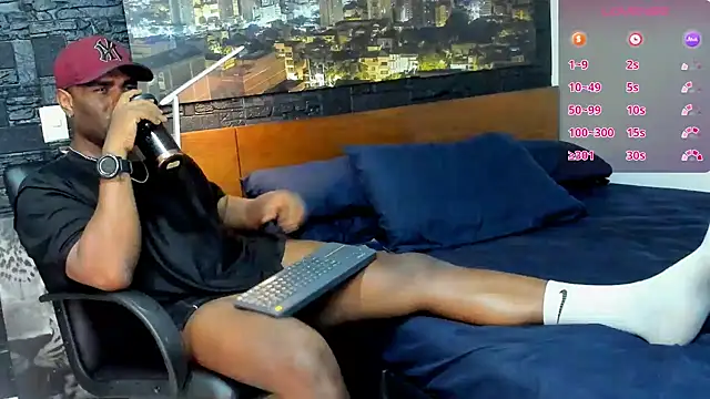 Snapshot of thomas_santtos1 chatting on 03-07-25, 03:08 thomas santtos1 online show from 03-07-25, 03:08