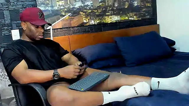 Snapshot of thomas_santtos1 chatting on 03-11-25, 08:42 thomas santtos1 online show from 03-11-25, 08:42