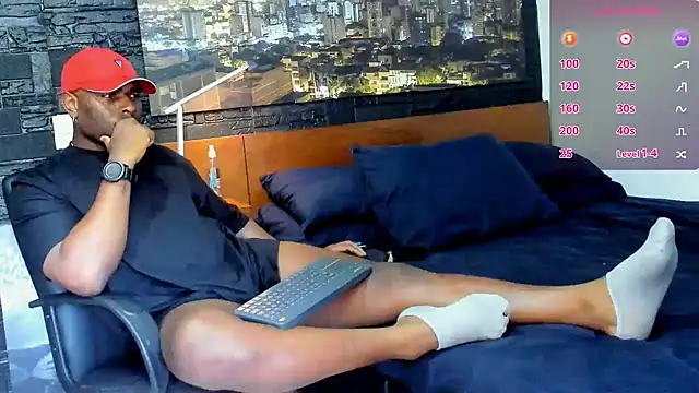 Snapshot of thomas_santtos1 chatting on 03-21-25, 08:29 thomas santtos1 online show from 03-21-25, 08:29