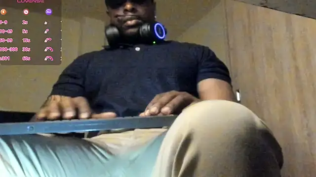 Snapshot of thomas_santtos1 chatting on 07-16-26, 01:33 thomas santtos1 online show from 07-16-26, 01:33