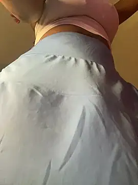 Snapshot of Cherrytowild chatting on 03-18-25, 05:31 Cherrytowild online show from 03-18-25, 05:31