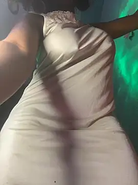 Snapshot of Cherrytowild chatting on 09-26-25, 05:33 Cherrytowild online show from 09-26-25, 05:33