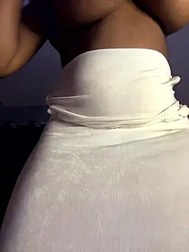 Snapshot of Cherrytowild chatting on 01-08-26, 04:42 Cherrytowild online show from 01-08-26, 04:42