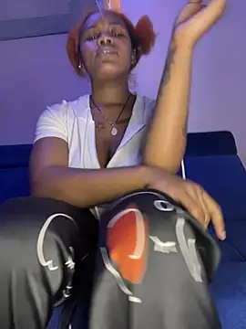 Snapshot of Cherrytowild chatting on 03-19-26, 06:06 Cherrytowild online show from 03-19-26, 06:06