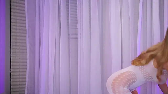 Snapshot of NicoleSarahX chatting on 12-08-24, 07:11 NicoleSarahX online show from 12-08-24, 07:11