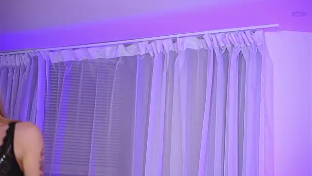 Snapshot of NicoleSarahX chatting on 12-22-24, 11:09 NicoleSarahX online show from 12-22-24, 11:09