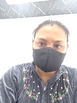 Snapshot of Aaradhya chatting on 06-19-26, 03:00 Aaradhya online show from 06-19-26, 03:00