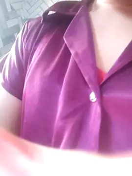 Snapshot of Aaradhya chatting on 06-27-26, 12:59 Aaradhya online show from 06-27-26, 12:59