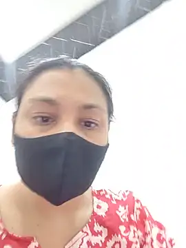 Snapshot of Aaradhya chatting on 07-14-26, 02:05 Aaradhya online show from 07-14-26, 02:05