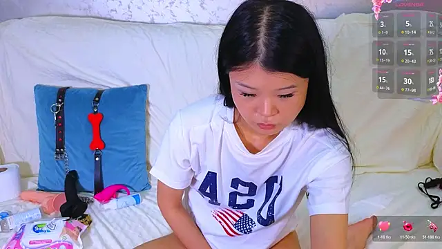 Tina Kim  online show from 07-28-26, 02:13