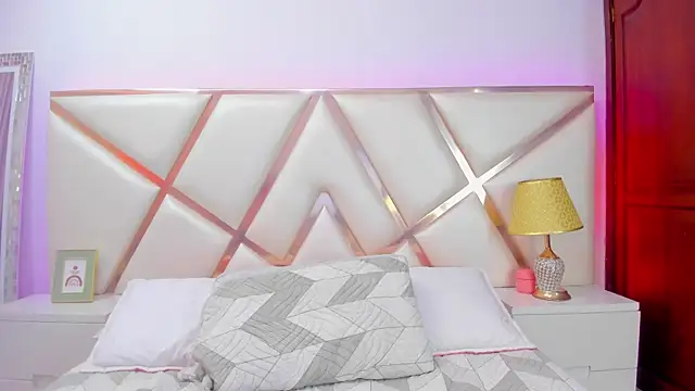 NinnaVous online show from 01-21-25, 05:30