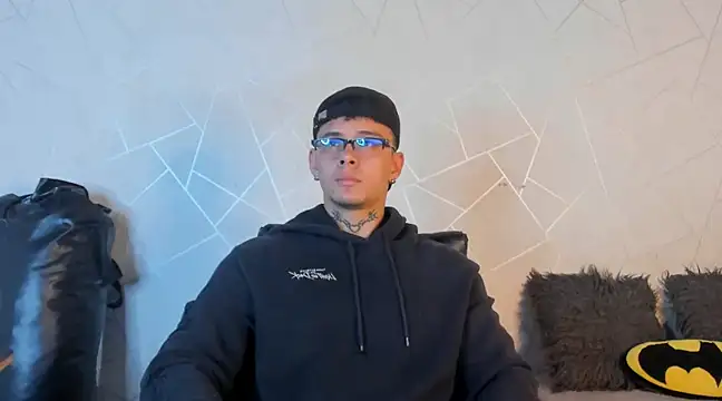 Snapshot of NoahhBrown chatting on 12-20-24, 03:25 NoahhBrown online show from 12-20-24, 03:25
