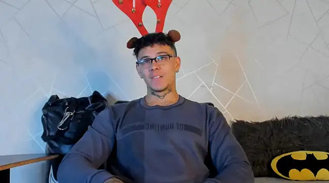 Snapshot of NoahhBrown chatting on 12-27-24, 03:42 NoahhBrown online show from 12-27-24, 03:42