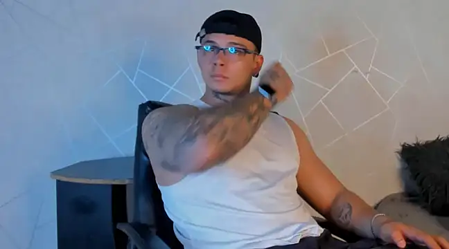 Snapshot of NoahhBrown chatting on 01-11-25, 03:55 NoahhBrown online show from 01-11-25, 03:55