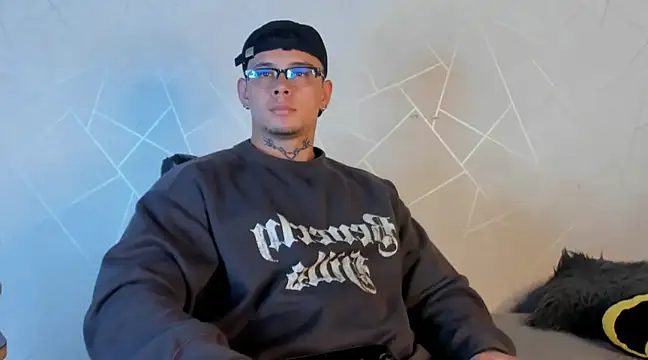 Snapshot of NoahhBrown chatting on 01-16-25, 03:02 NoahhBrown online show from 01-16-25, 03:02