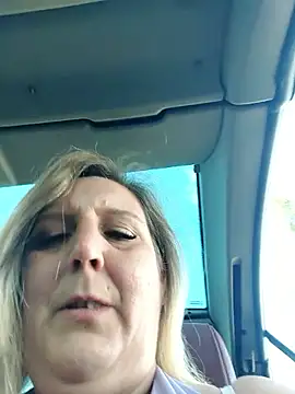 BecciDeluxe online show from 11-07-25, 01:00