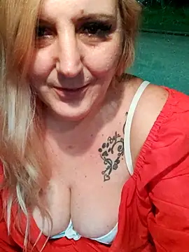 BecciDeluxe online show from 01-05-26, 05:27