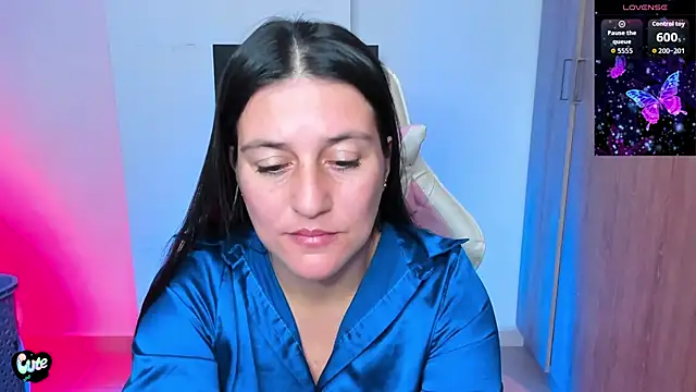 Saskyaa online show from 11-23-25, 01:27