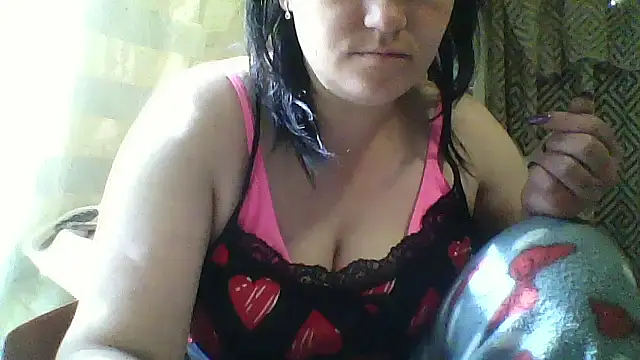 Snapshot of HollyLaBerry chatting on 05-16-26, 06:32 HollyLaBerry online show from 05-16-26, 06:32