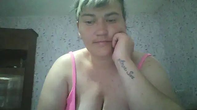 Snapshot of HollyLaBerry chatting on 06-28-26, 06:52 HollyLaBerry online show from 06-28-26, 06:52