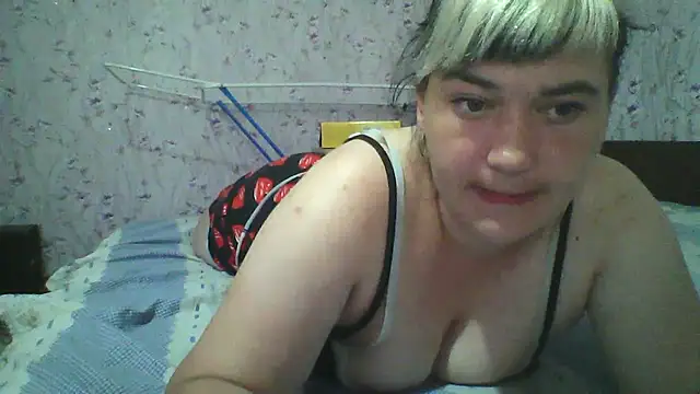 Snapshot of HollyLaBerry chatting on 07-01-26, 05:42 HollyLaBerry online show from 07-01-26, 05:42