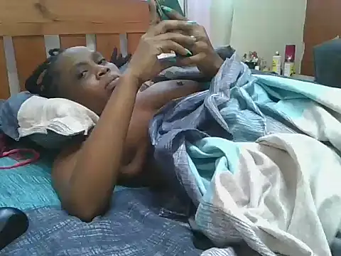 Sweetchoco5 online show from 10-29-25, 06:59