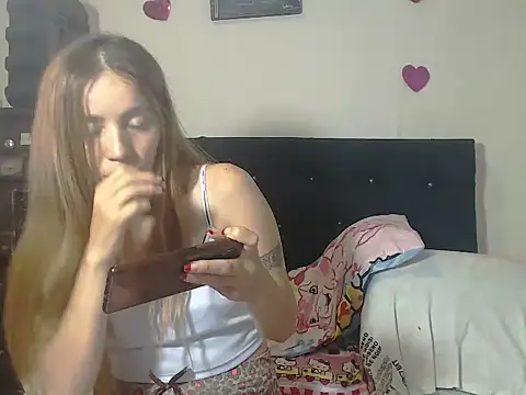 Snapshot of valerivegass chatting on 10-24-25, 08:27 valerivegass online show from 10-24-25, 08:27