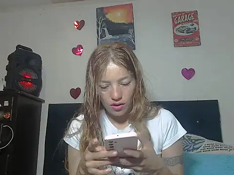 Snapshot of valerivegass chatting on 12-15-25, 01:26 valerivegass online show from 12-15-25, 01:26