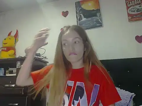 Snapshot of valerivegass chatting on 12-18-25, 01:06 valerivegass online show from 12-18-25, 01:06