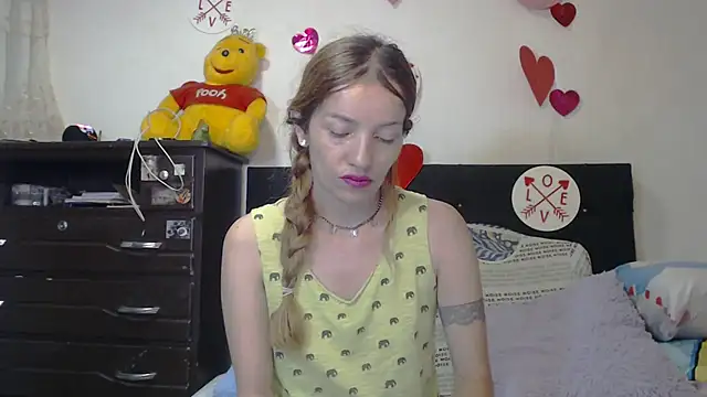 Snapshot of valerivegass chatting on 02-18-26, 01:18 valerivegass online show from 02-18-26, 01:18