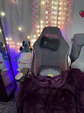 Angel-Lewd-Cake online show from 02-26-26, 08:41