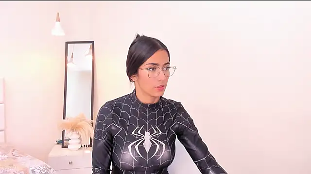 your khloe online show from 04-21-26, 02:01