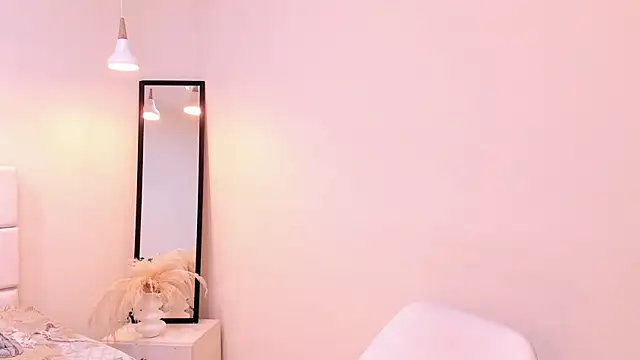 Snapshot of your_khloe chatting on 05-20-26, 01:17 your khloe online show from 05-20-26, 01:17