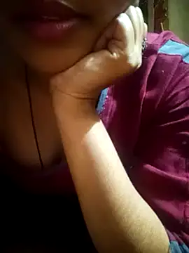 Snapshot of Jyoti-05 chatting on 12-17-24, 07:15 Jyoti-05 online show from 12-17-24, 07:15