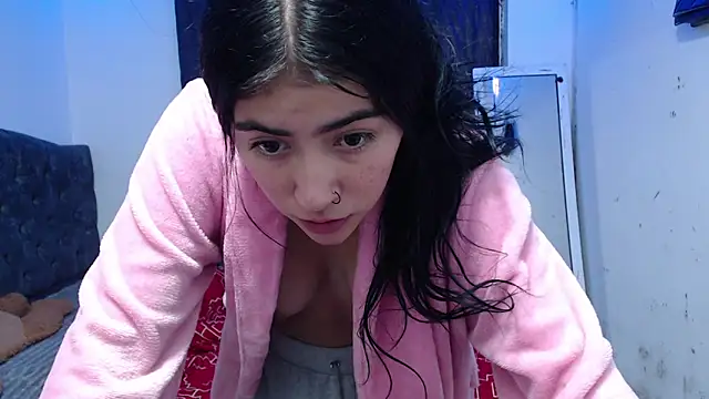 Snapshot of Gaby_foz chatting on 02-03-25, 07:21 Gaby foz online show from 02-03-25, 07:21