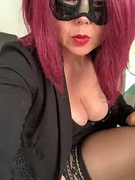 Snapshot of la_petite_prunette69 chatting on 01-21-25, 12:18 la petite prunette69 online show from 01-21-25, 12:18