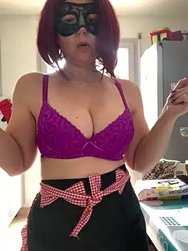 Snapshot of la_petite_prunette69 chatting on 03-22-25, 11:00 la petite prunette69 online show from 03-22-25, 11:00