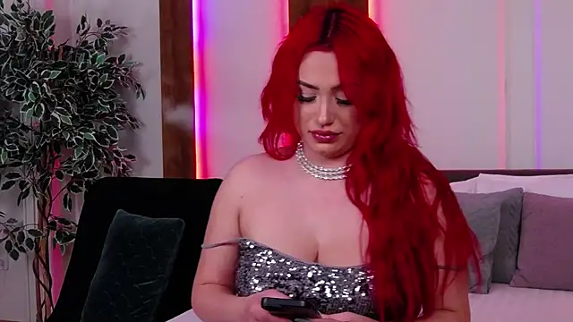 EmyHilton online show from 11-08-25, 06:13