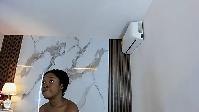 Snapshot of aidaadams chatting on 01-18-25, 11:32 aidaadams online show from 01-18-25, 11:32